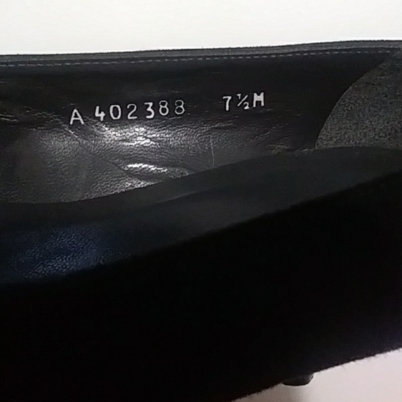 Stuart Weitzman suede shoes - Picture 5 of 6